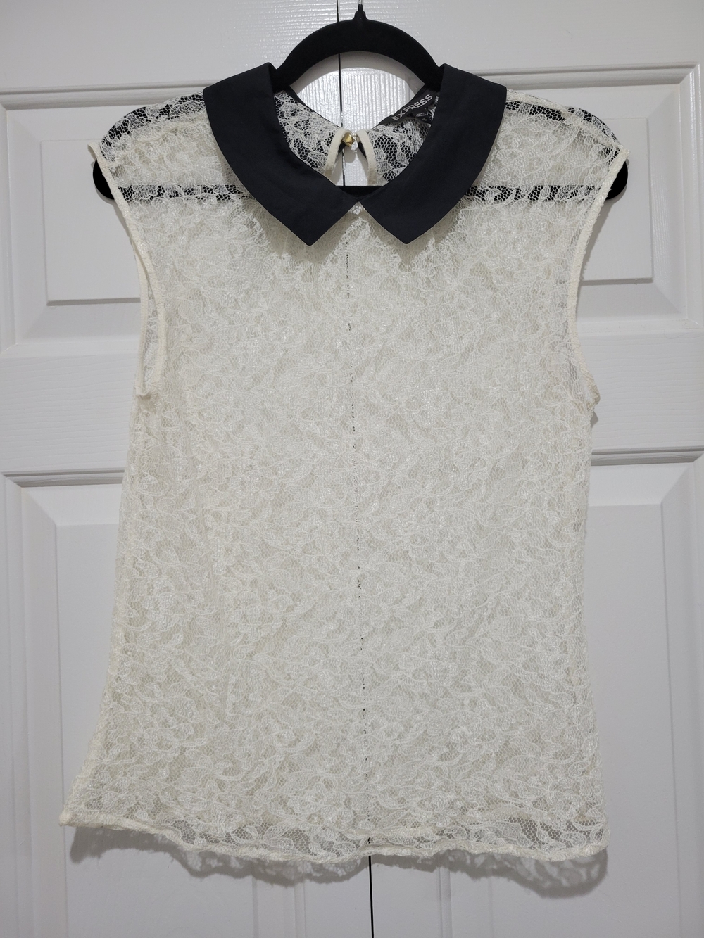 Express White Lace Sleeveless Top with Black Peter Pan Collar